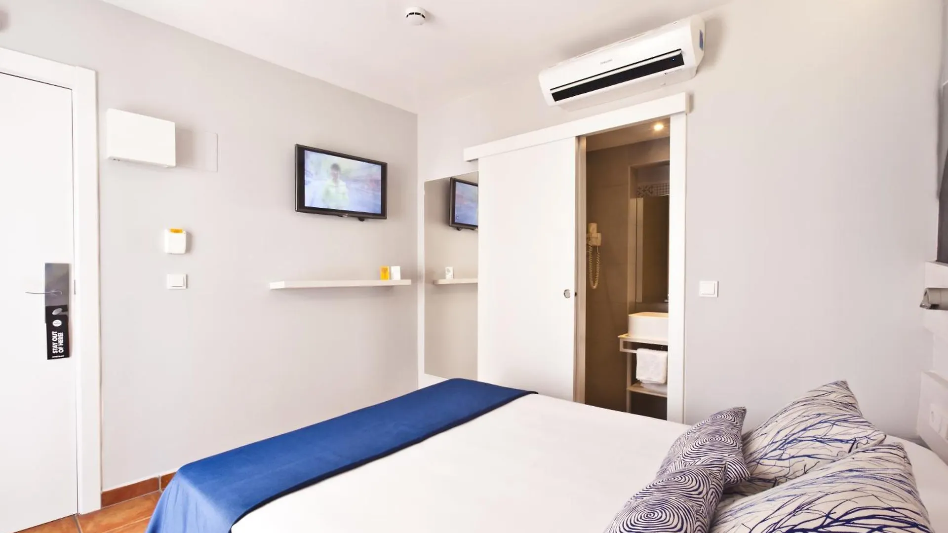 Hotel Ryans La Marina (Adults Only) Ibiza